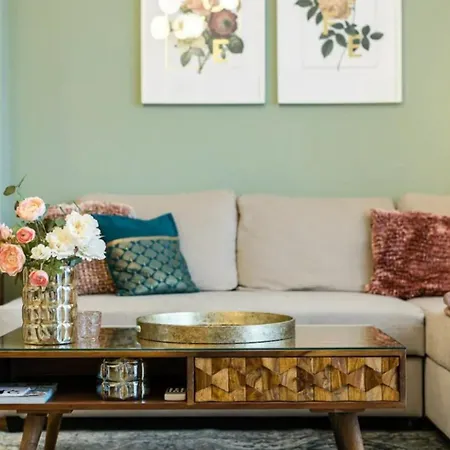 Elegant Escape By Buda Castle For Pleasure Seekers Apartment *