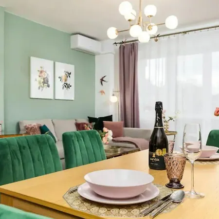 Elegant Escape By Buda Castle For Pleasure Seekers بودابست