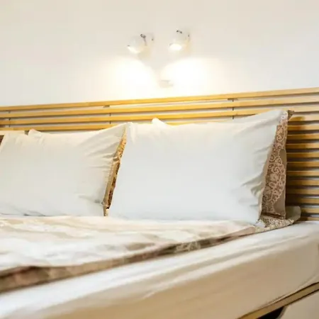 Elegant Escape By Buda Castle For Pleasure Seekers Apartment *