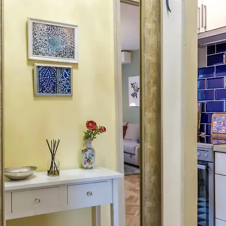 Apartment Elegant Escape By Buda Castle For Pleasure Seekers