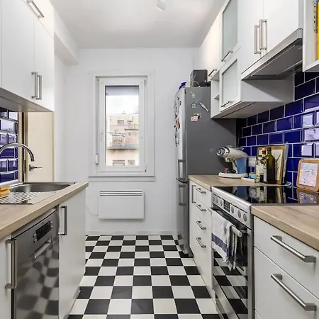 Elegant Escape By Buda Castle For Pleasure Seekers Apartman
