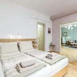 Appartamento Elegant Escape By Buda Castle For Pleasure Seekers *